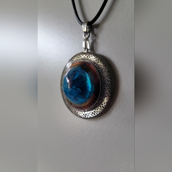 𝑅𝑒𝑠𝑖𝑛 𝐴𝑚𝑢𝑙𝑒𝑡 - Picture 3 of 17